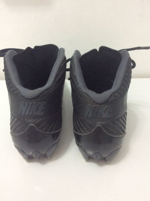 Футболни бутонки Nike номер 37. Стелка 25.5 см.