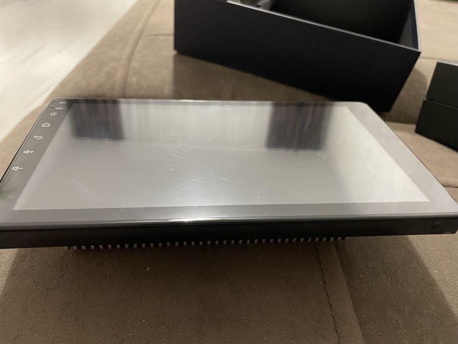 Планшет в автомобиль