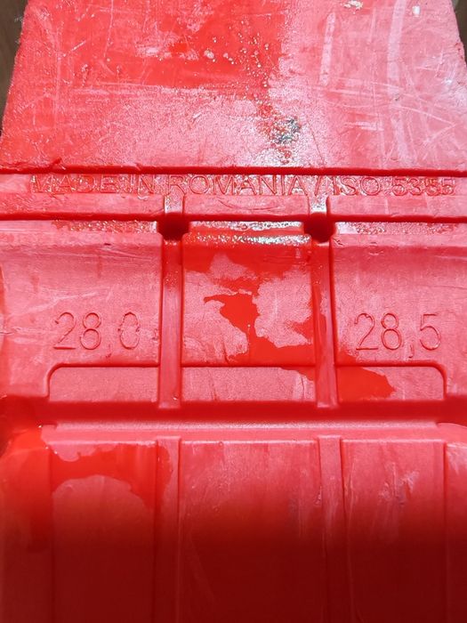 Продавам състезателни ски обувки Атомик