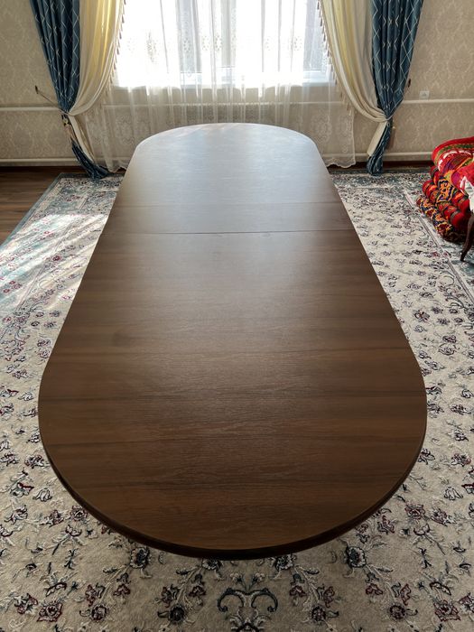 Продается овальный стол 3-3,3 м