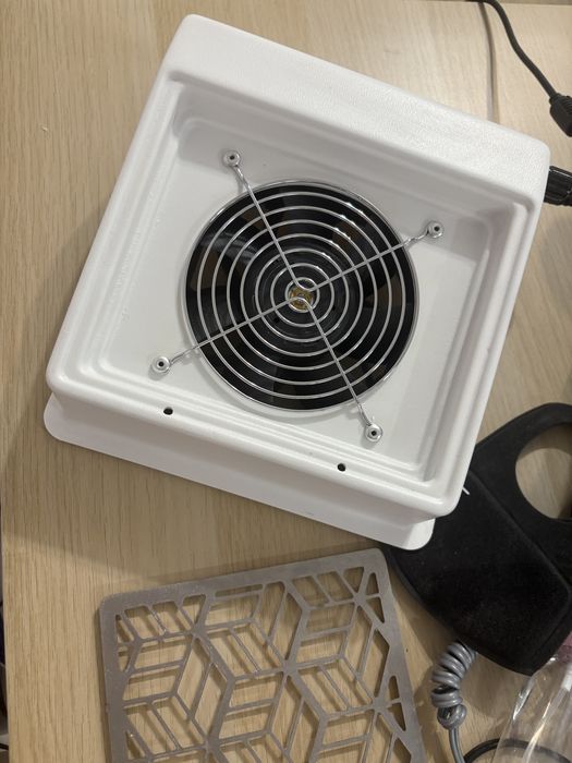 ÜLKA TINY Aspirator de praf manichiura