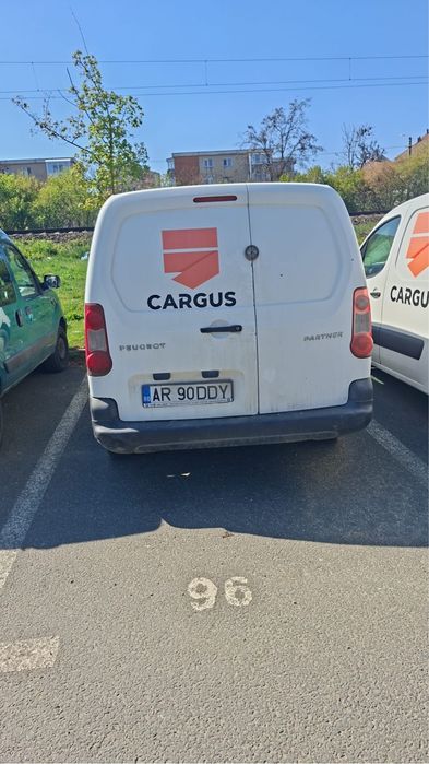 Vand Peugeot Partner MAXI anul 2013 euro 5 , 2 bucati !!!
