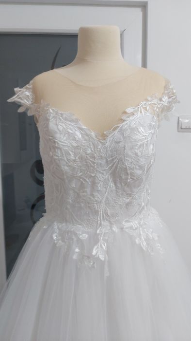Rochie mireasa nouă