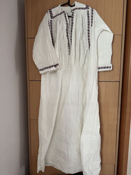 Ie traditionala romaneasca