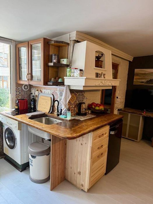 Дава се под наем Едностаен апартамент в Бургас, Център - 30 кв.м за 306 € - Снимка #2