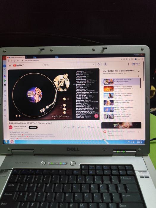 Laptop dell 9400 culoare alb.