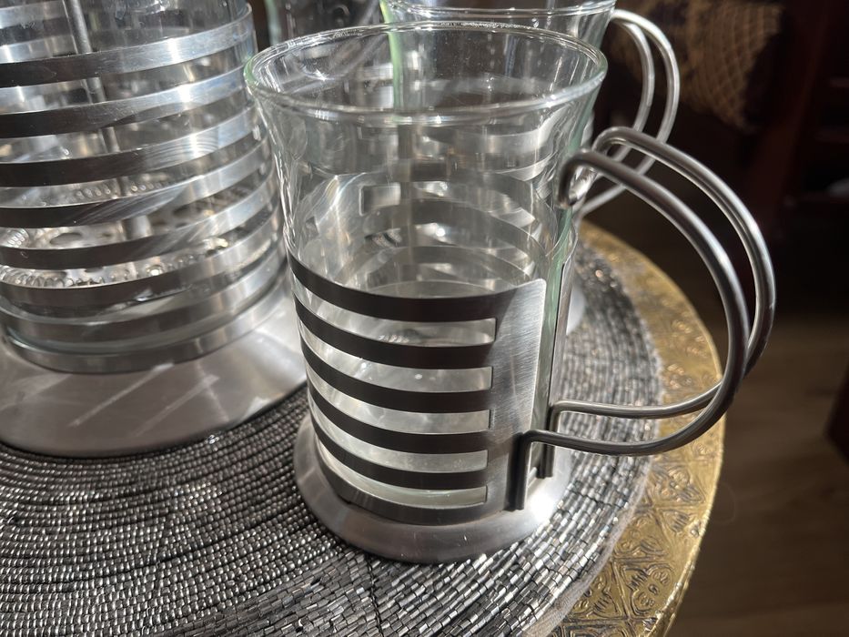 Френска преса с шест чаши