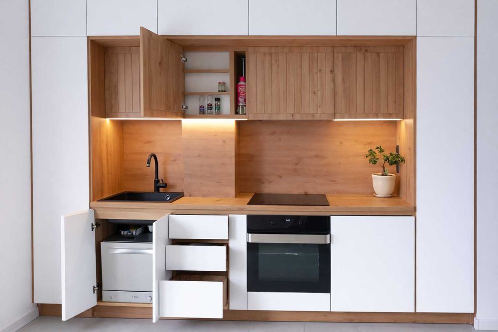 Мебели и Кухни по поръчка, цялостно обзавеждане, изпълнение на проекти