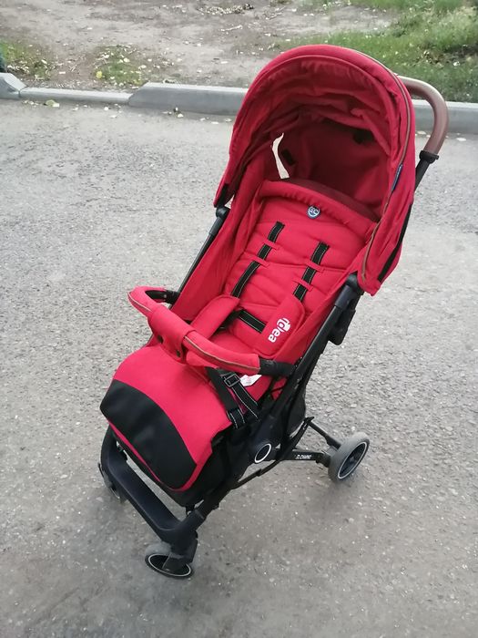 Продам детскую прогулочную коляску