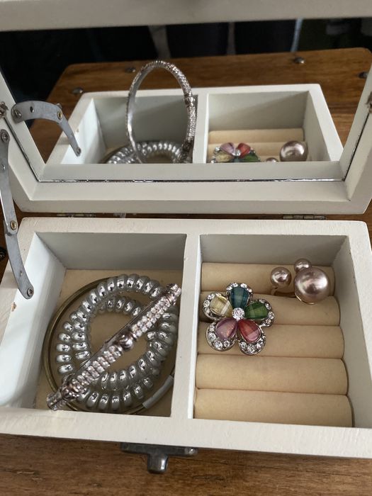 Casetă bijuterii cu oglindă 17cm / 10 cm