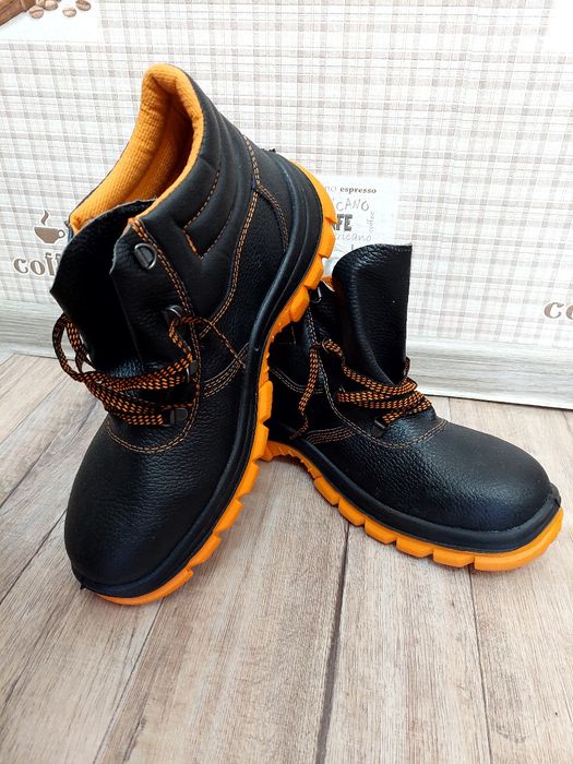 Продам ботинки защитные 44р.