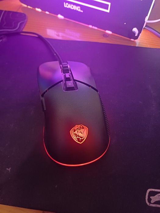 Мишка за игри и мауспад