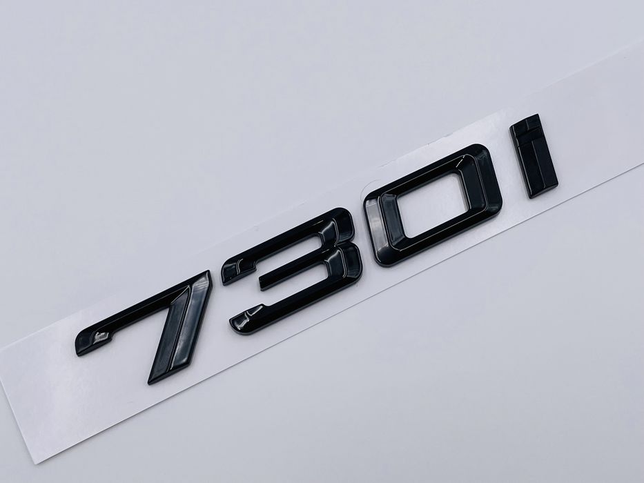 Emblema BMW Motorizare Seria 7 benzina negru