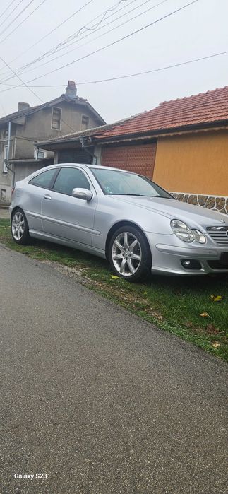 Mercedes c 200            .