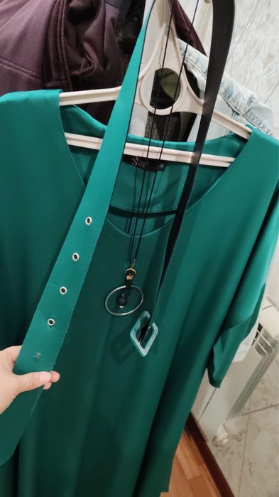 Продам атласное платье