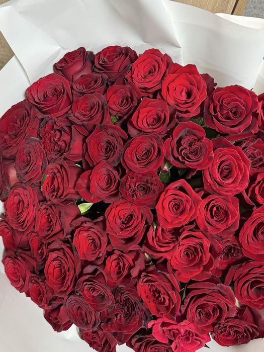 Продам красные розы