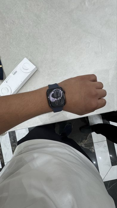 Apple watch 11/46