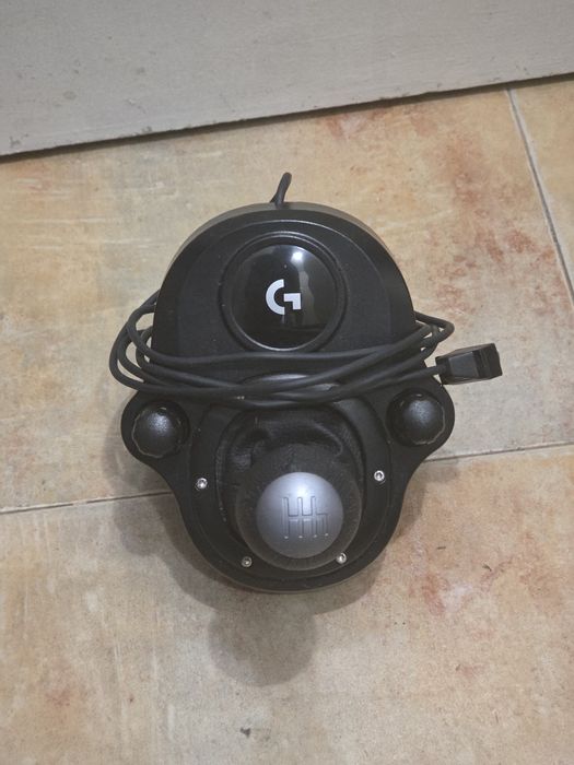 Logitech G923 + скоростен лост