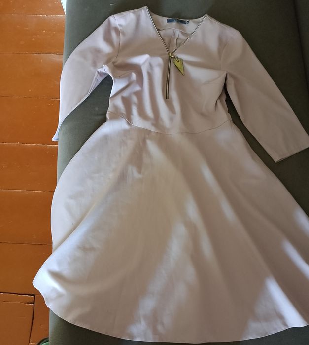 Продам платье 42 размера за 2000 теңге