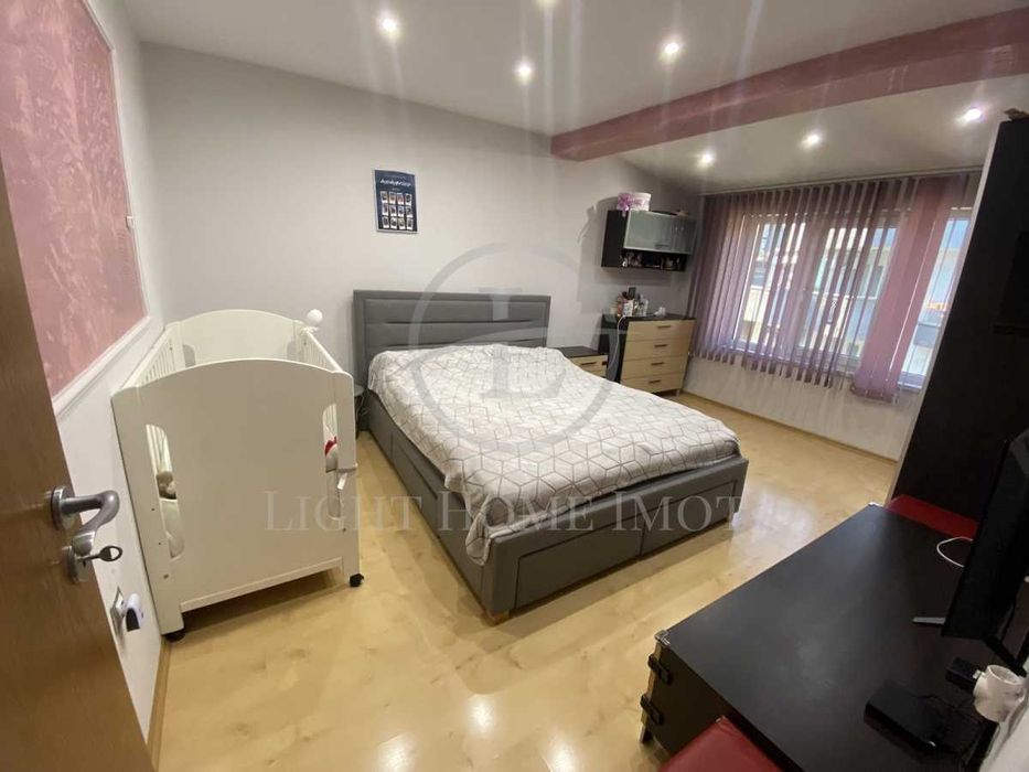 Продава се Тристаен апартамент в Пловдив, Въстанически - 120 кв.м за 1584 €/кв.м - Снимка #6