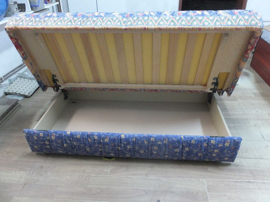 Canapea extensibila profesionala lemn masiv 160x200 cu lada de lenjerie