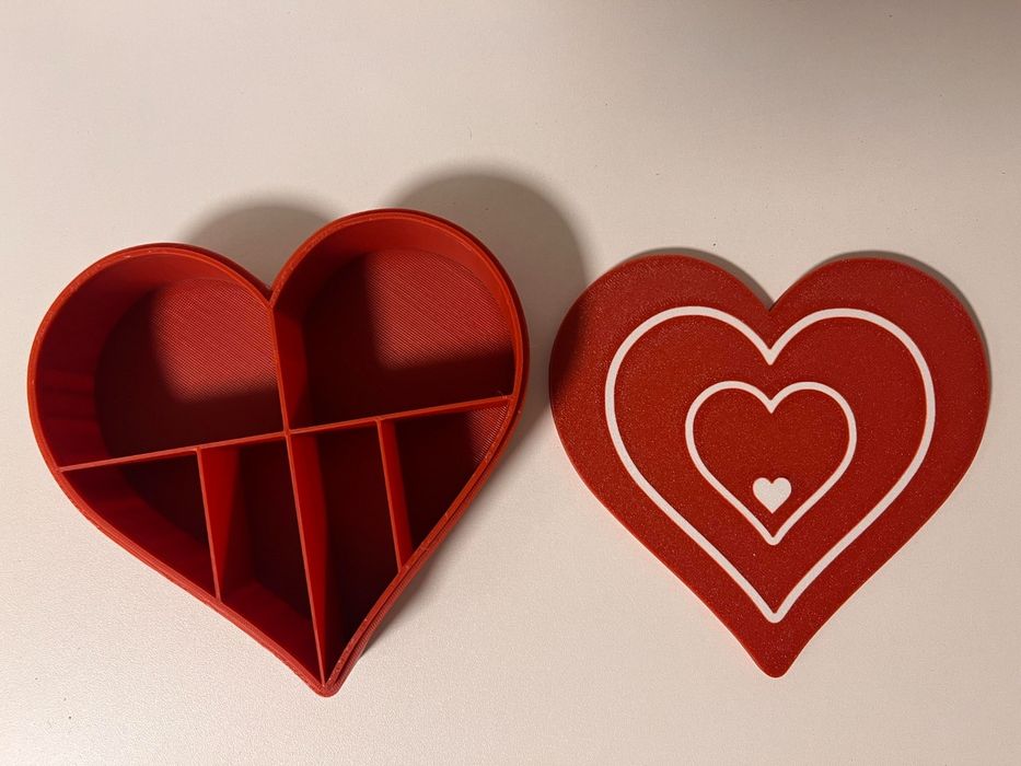 Cutie bijuterii compartimentata Inima 50 lei