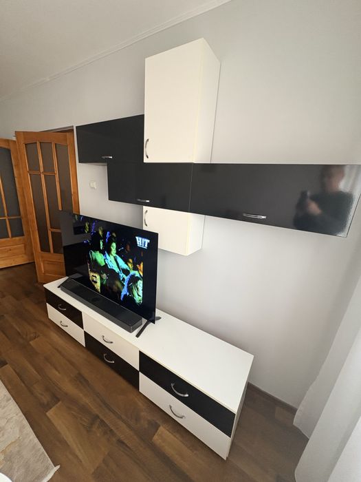 Mobila living alb negru lucios