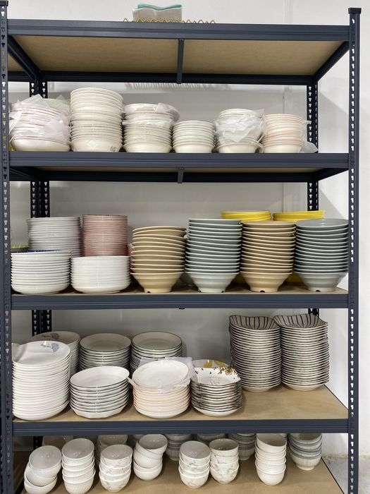 Посуда и игрушки