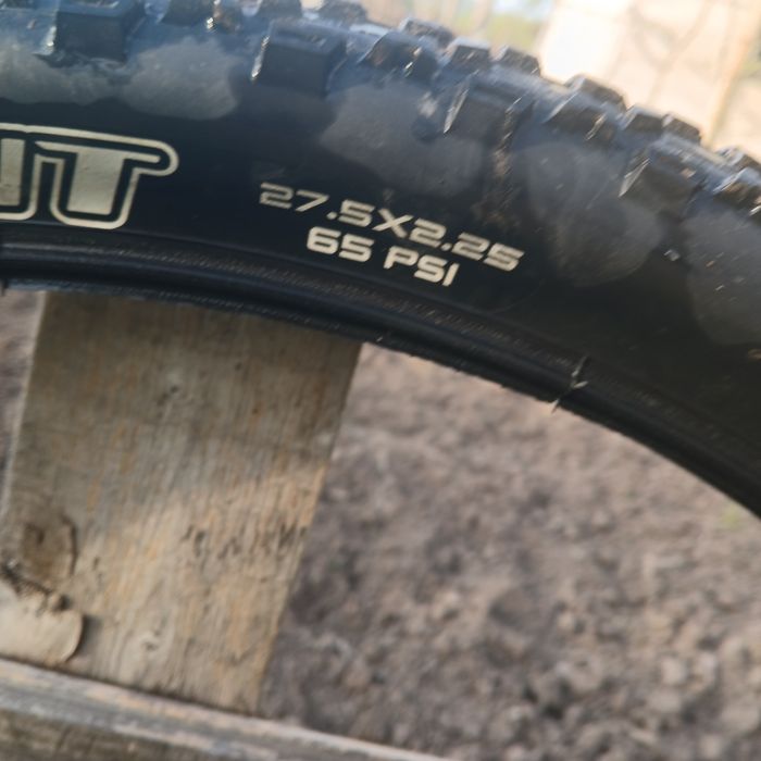 Виншни гуми maxxis