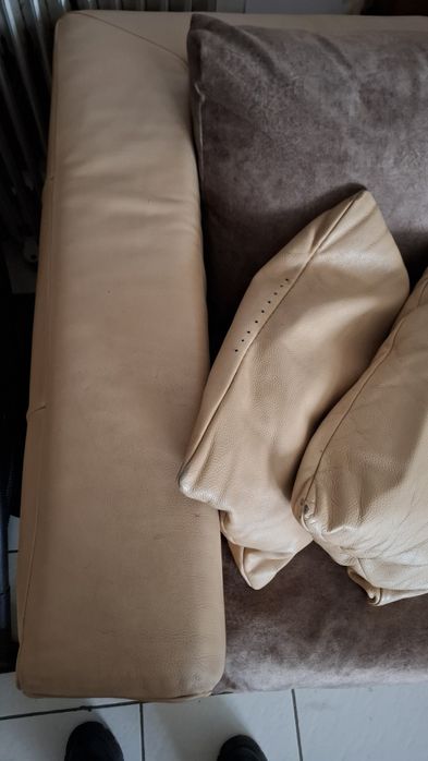Разтеготелен диван естествена кожа и табуретка