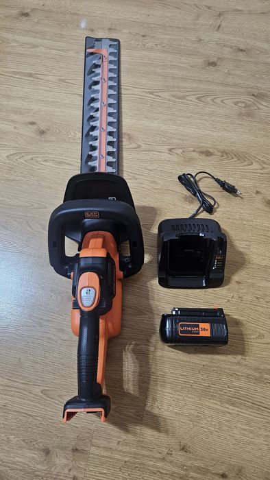 Foarfeca electrica Black+Decker pentru gard viu 36V lama 550mm