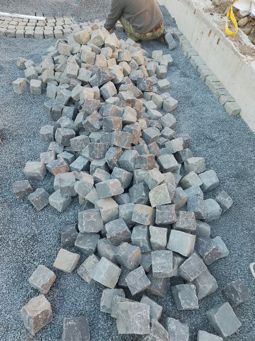 Piatra cubică andezit