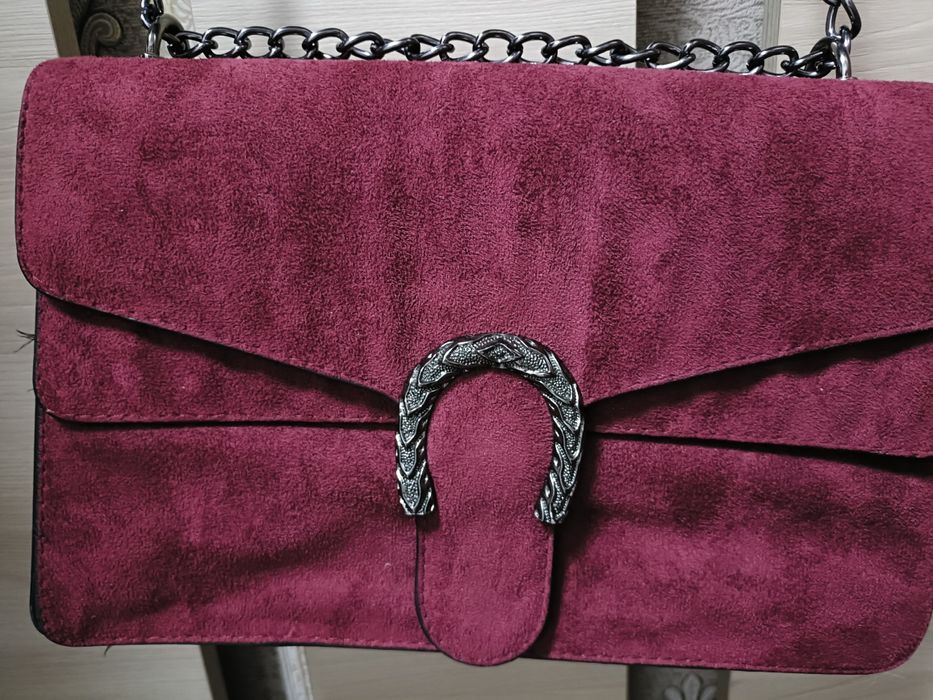 Красивая дамская сумочка