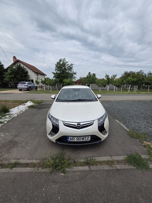 Opel Ampera 2012