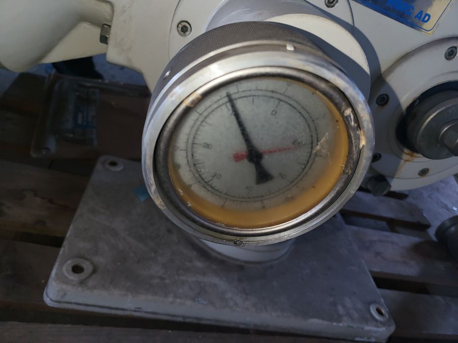 Продавам  дозираща помпа