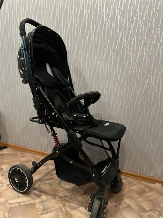 Продам летнюю прогулочную коляску