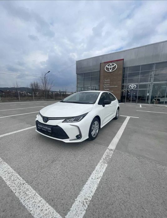 Bolt  Corolla  inchiriez