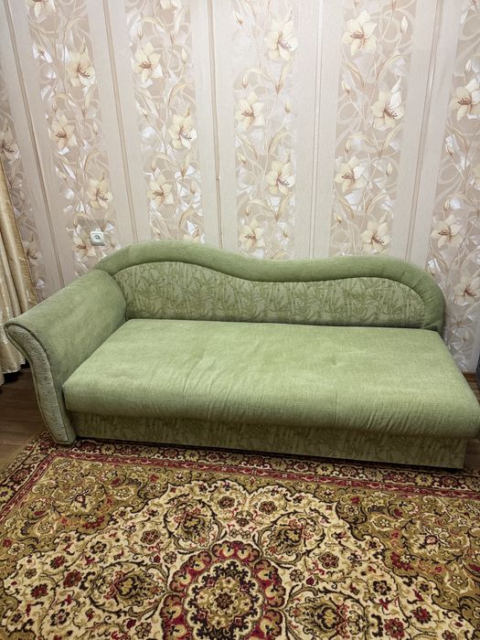 Диван зеленый Отеген Батыр
