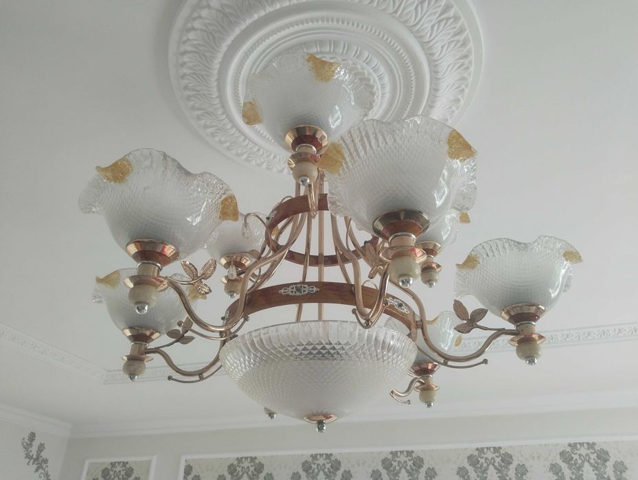 Люстра для зала (б/у) (есть доп. скидка)