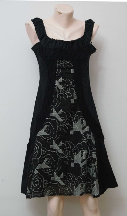 Rochie Save the Queen neagra cu imprimeu alb marimea XL