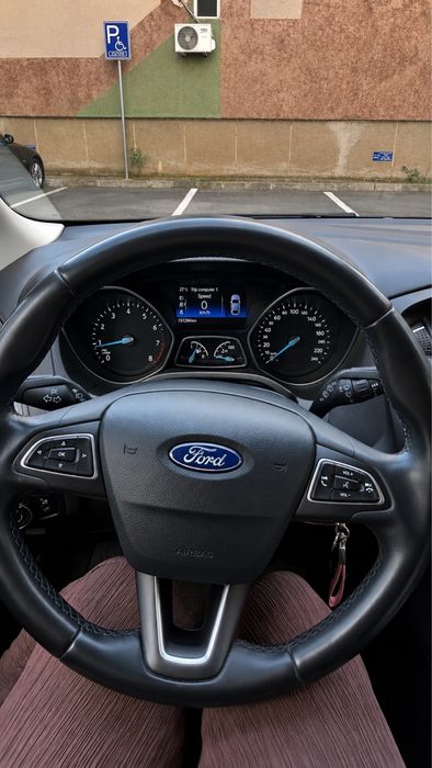 Ford Focus Hatchback 2015, 1.0 Ecoboost, 125 CP, Euro 6, navigație, senzori, consum redus, în stare perfectă