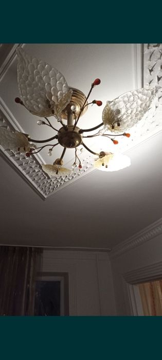 Люстра,рабочая,1000т.