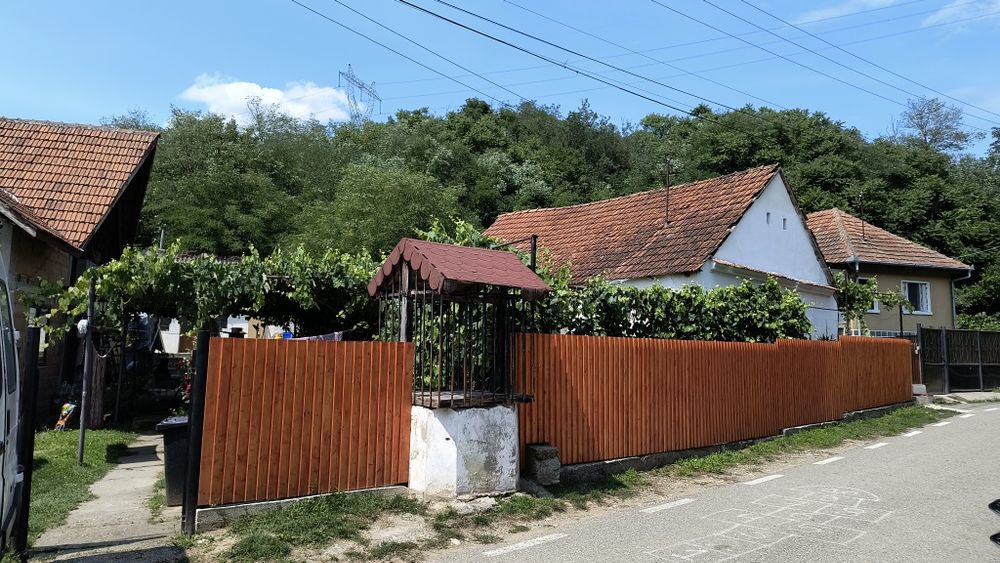 Casa de vânzare la sat