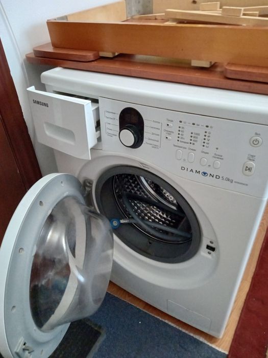 Продам холодилник Индезит