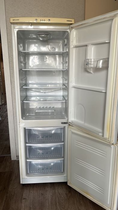 Холодильник на запчасти