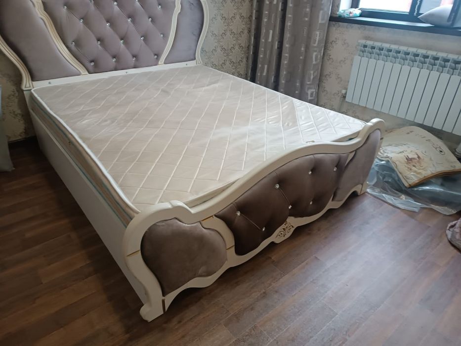 Двухспальный кровать