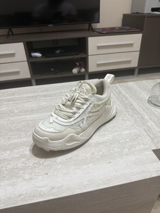 Vand Off white Odsy 1000