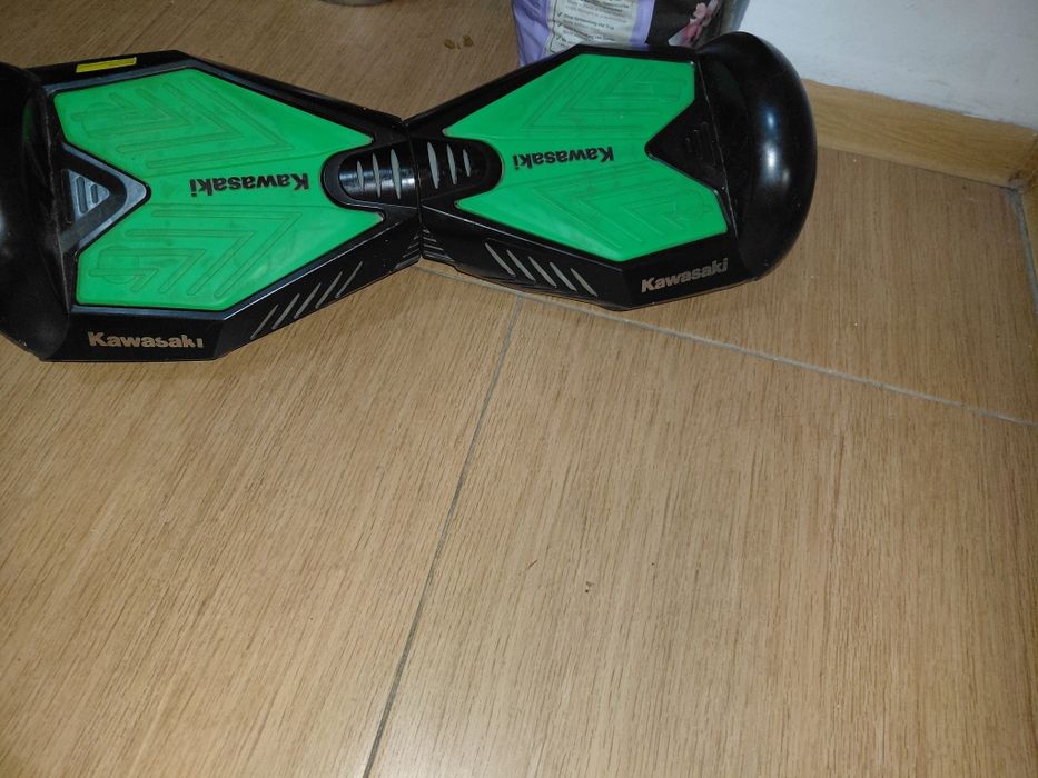 Vând hoverboard Kawasaki