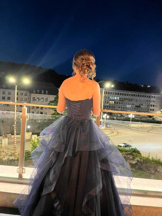 Елегантна бална рокля