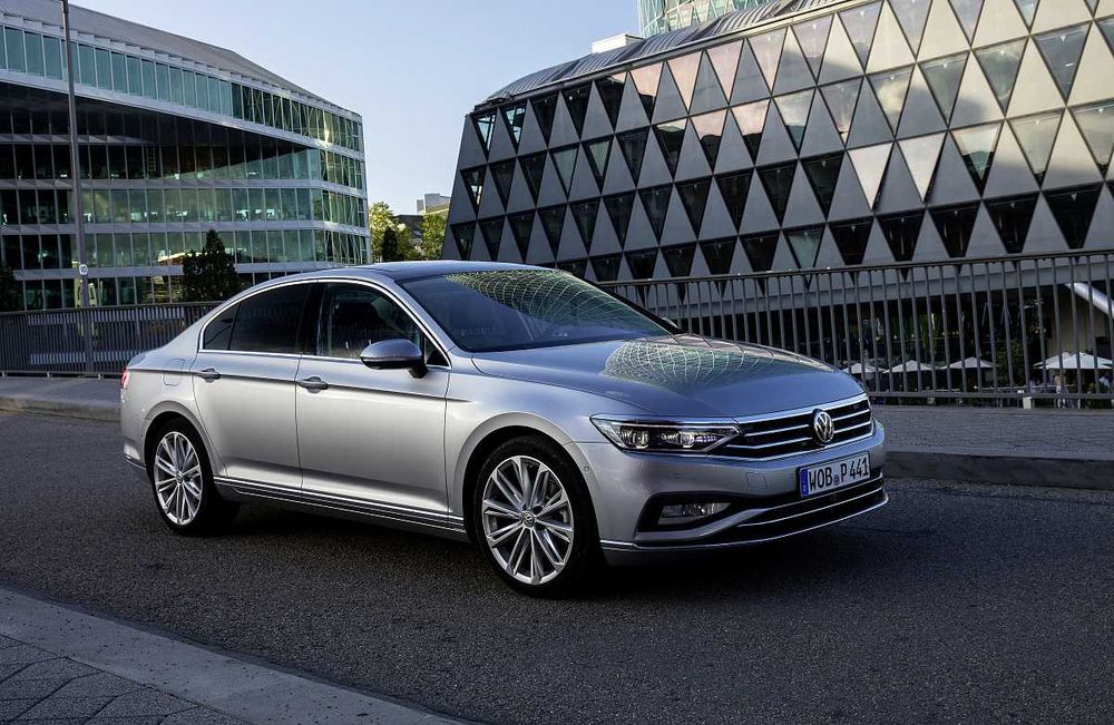 Капот V.W Passat пассат 19-23